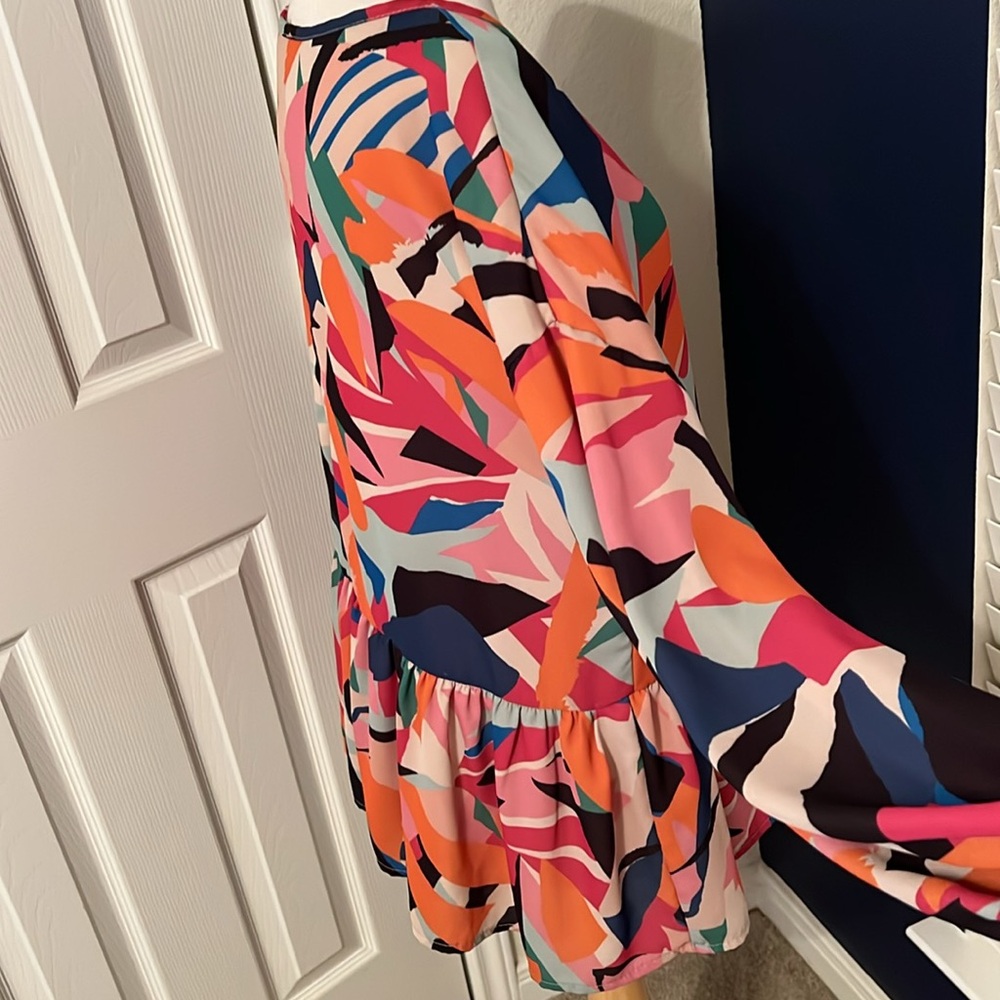 EUC Haptics Long Sleeve Drop Waist V-Neck Top - Picture 3 of 5